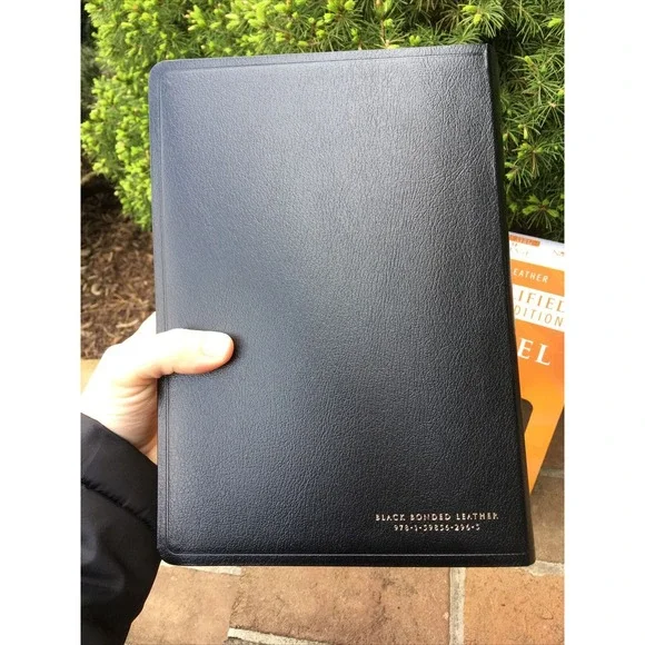 NKJV & Classic Amplified 1987 AMPC Parallel Bible - Black Bonded Leather - Picture 3 of 8